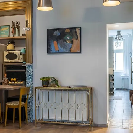 Apartament 3on7 *